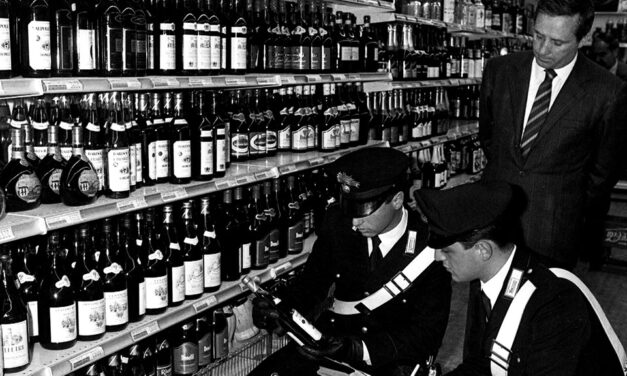 Lo scandalo che “salvò” il vino italiano: domani su RaiPlay, “Ossi di Seppia” racconta la vicenda metanolo